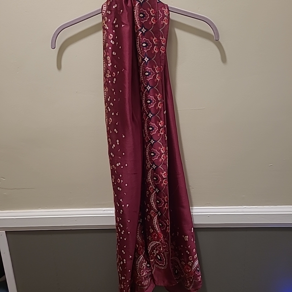 Vince Camuto Womens Burgundy Floral Patterened Scarf NWT 70"
